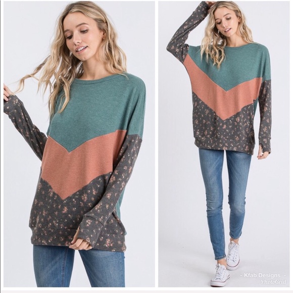 β€οΈLAST 1! Color Block Floral Super Soft Pullover - Picture 2 of 6